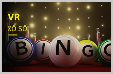 Bàn Poker với các quân bài và chip cược